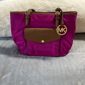 Michael Kors medium size shoulder purse